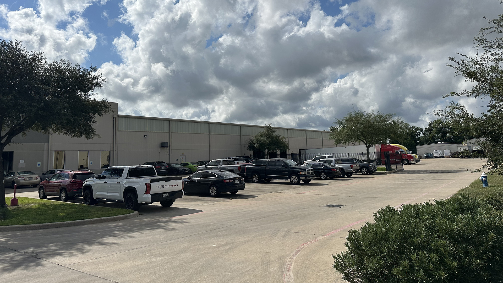 1809 Brittmoore Rd Exterior Photo 3